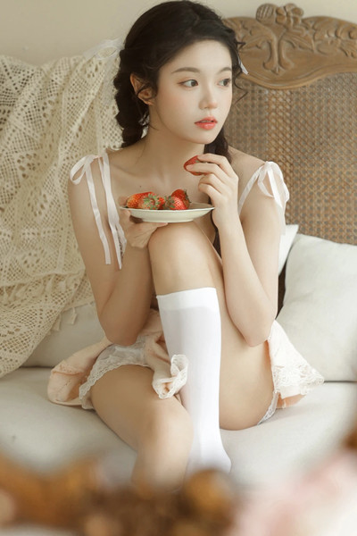 草莓甜心 零小七