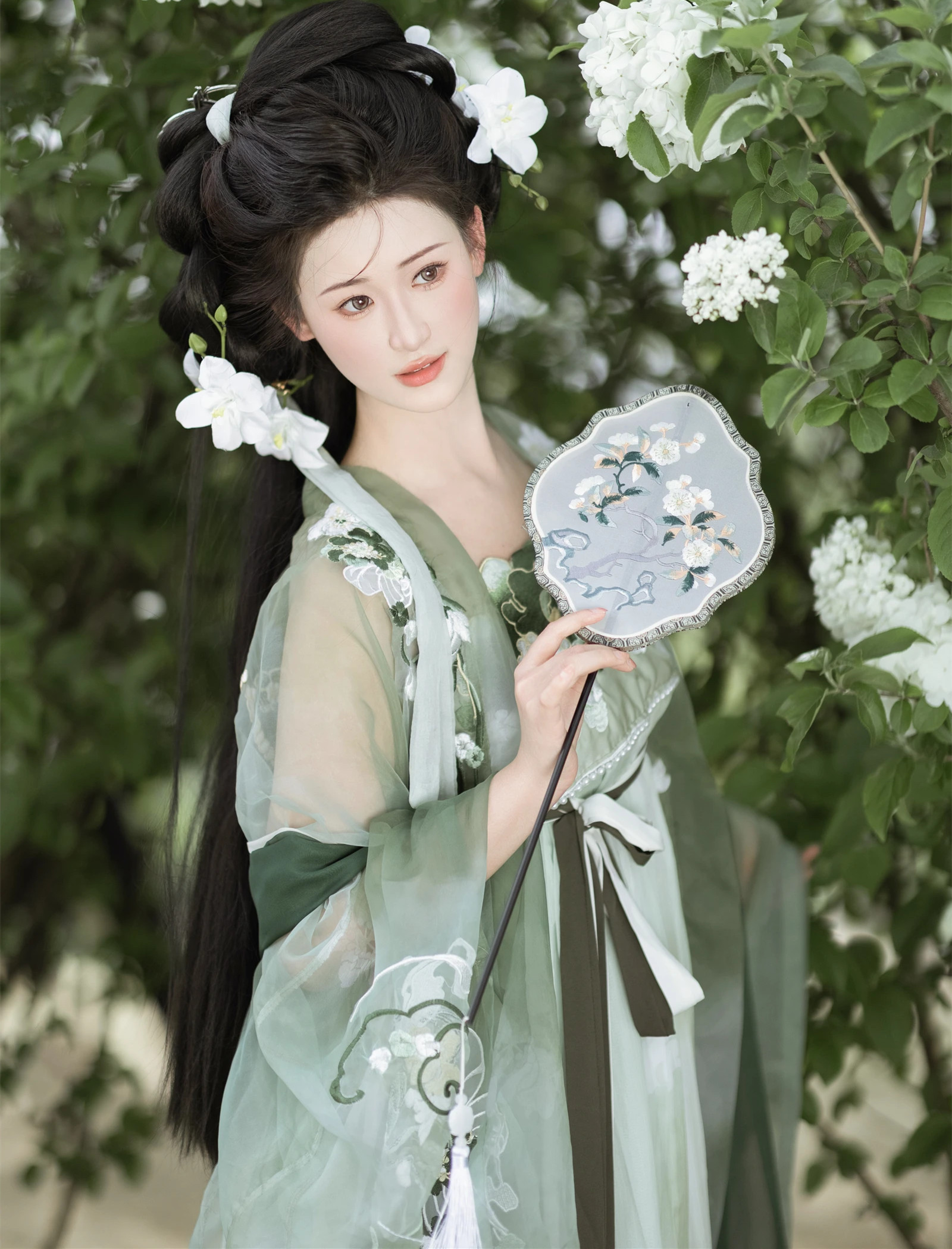 View - YITUYU 艺图语 - Art Language  2024.07.26 玉绣球花 江月月月