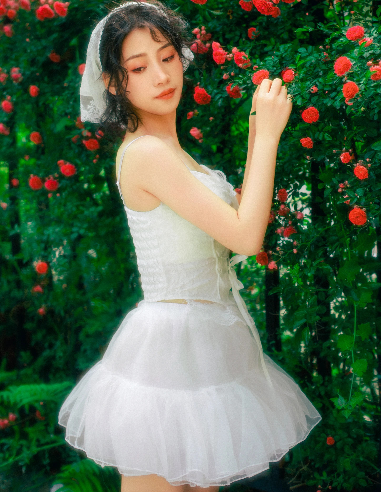 View - YITUYU 艺图语 - Art Language  2024.07.28 油画少女 鞠子