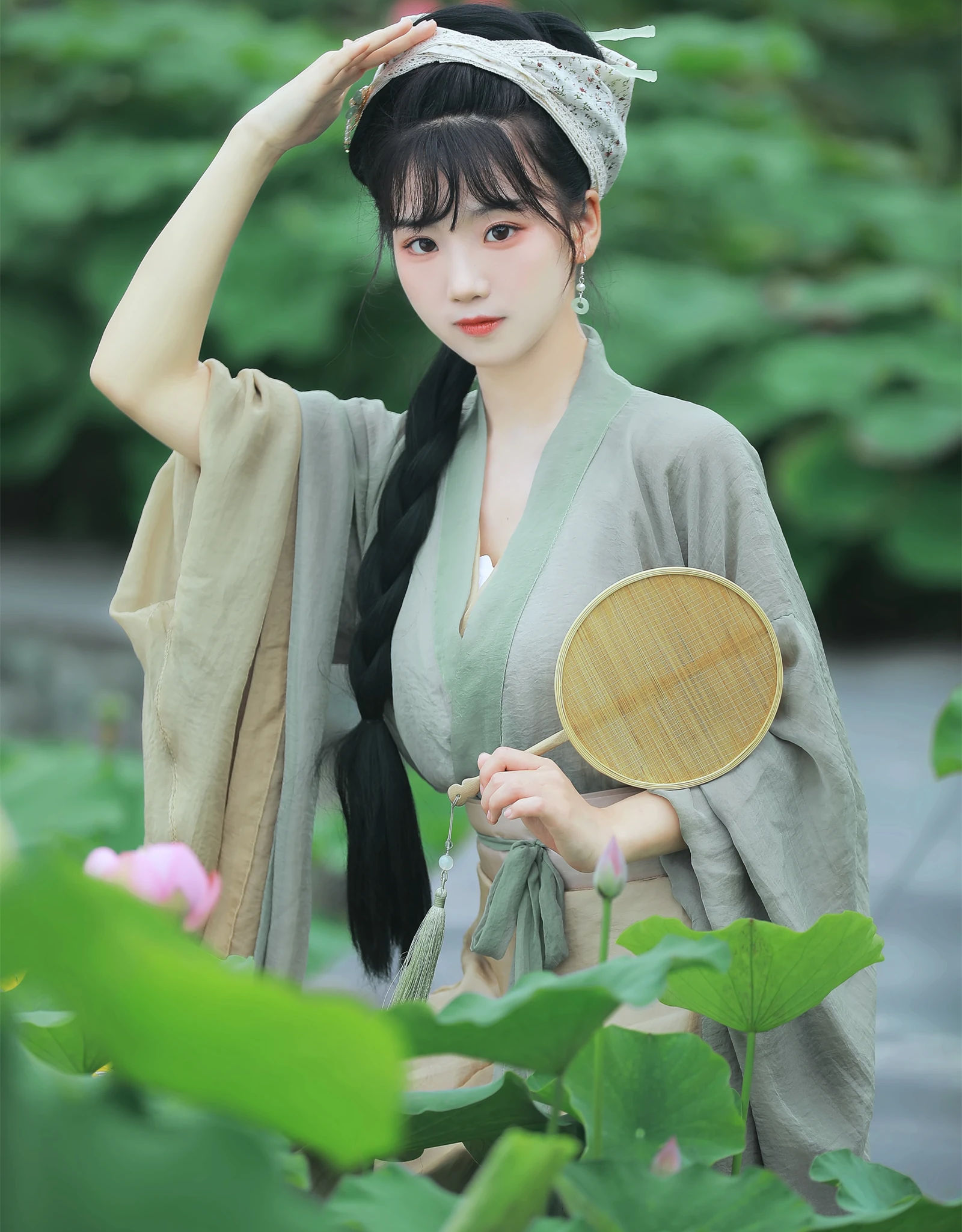 View - YITUYU 艺图语 - Art Language  2024.07.31 采荷女 周周Ay