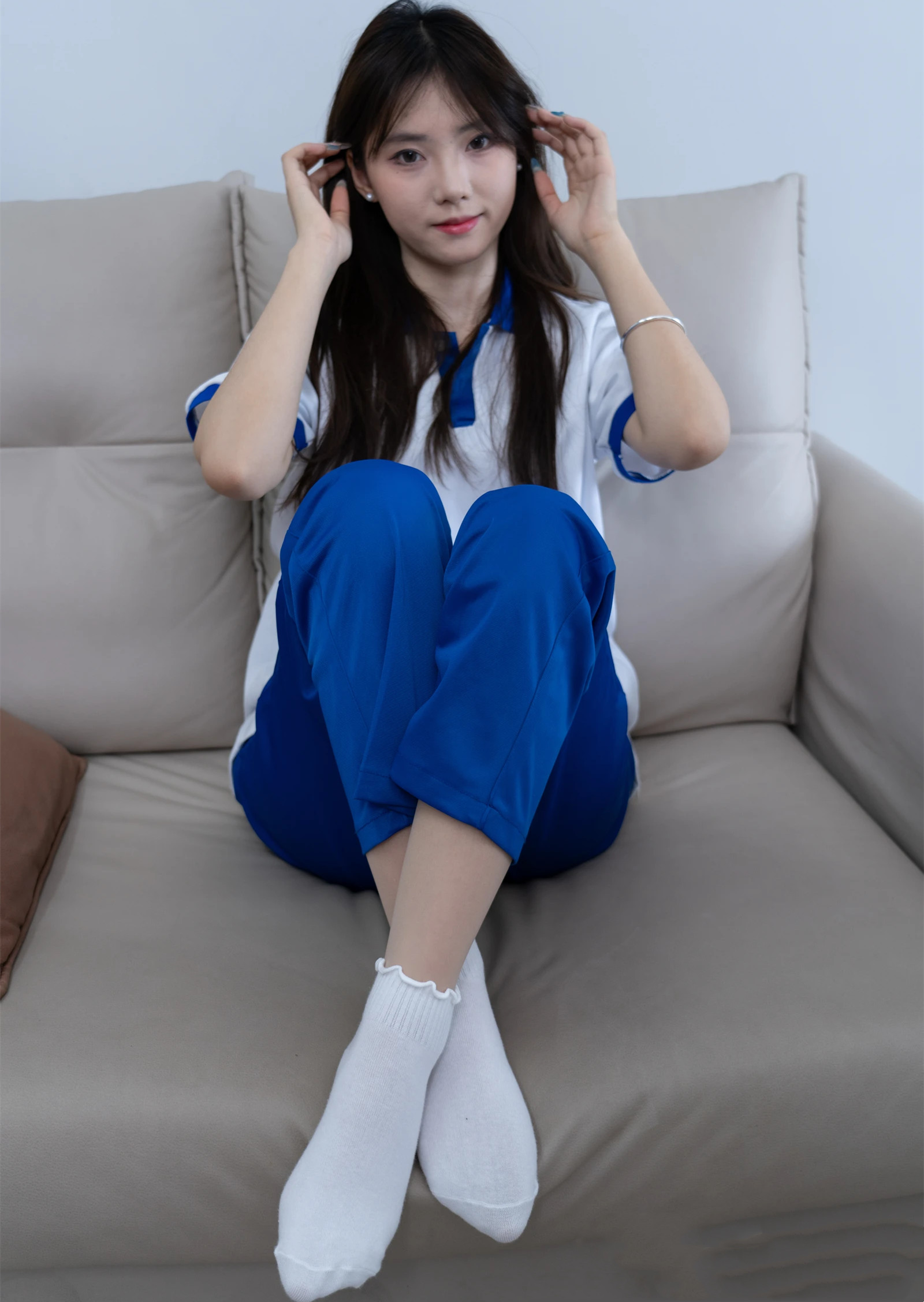 Gallery - 甜予摄影 No.098 璇璇 校服 板鞋 白棉袜 肉丝 脚尖加固款