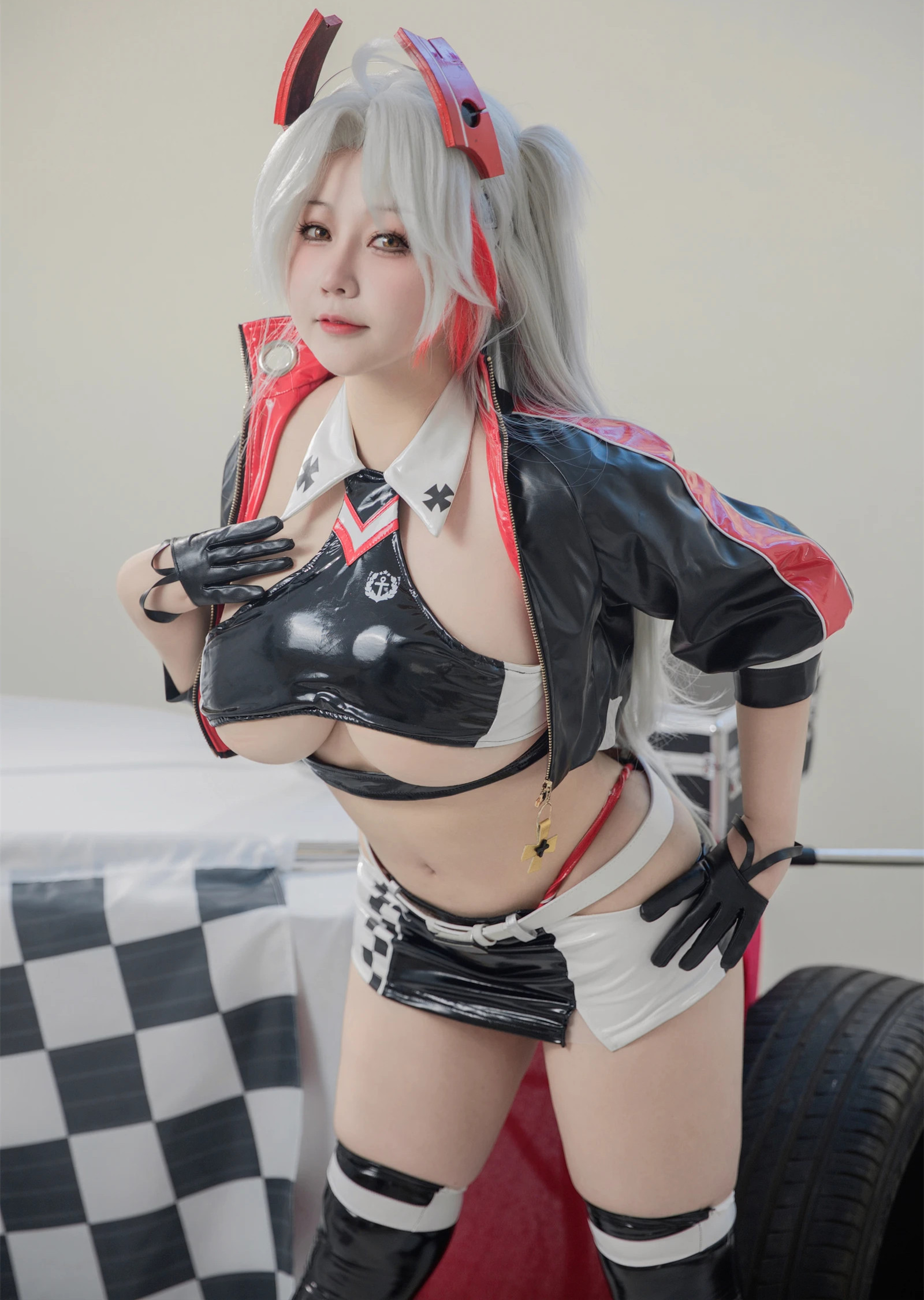 Gallery - KANEKO_咔喵:歐根親王賽車服,這美腿太吸睛啦!