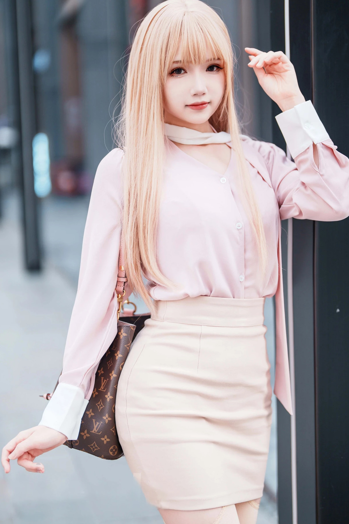 Gallery - 动漫博主雪晴Astra 金发职人OL